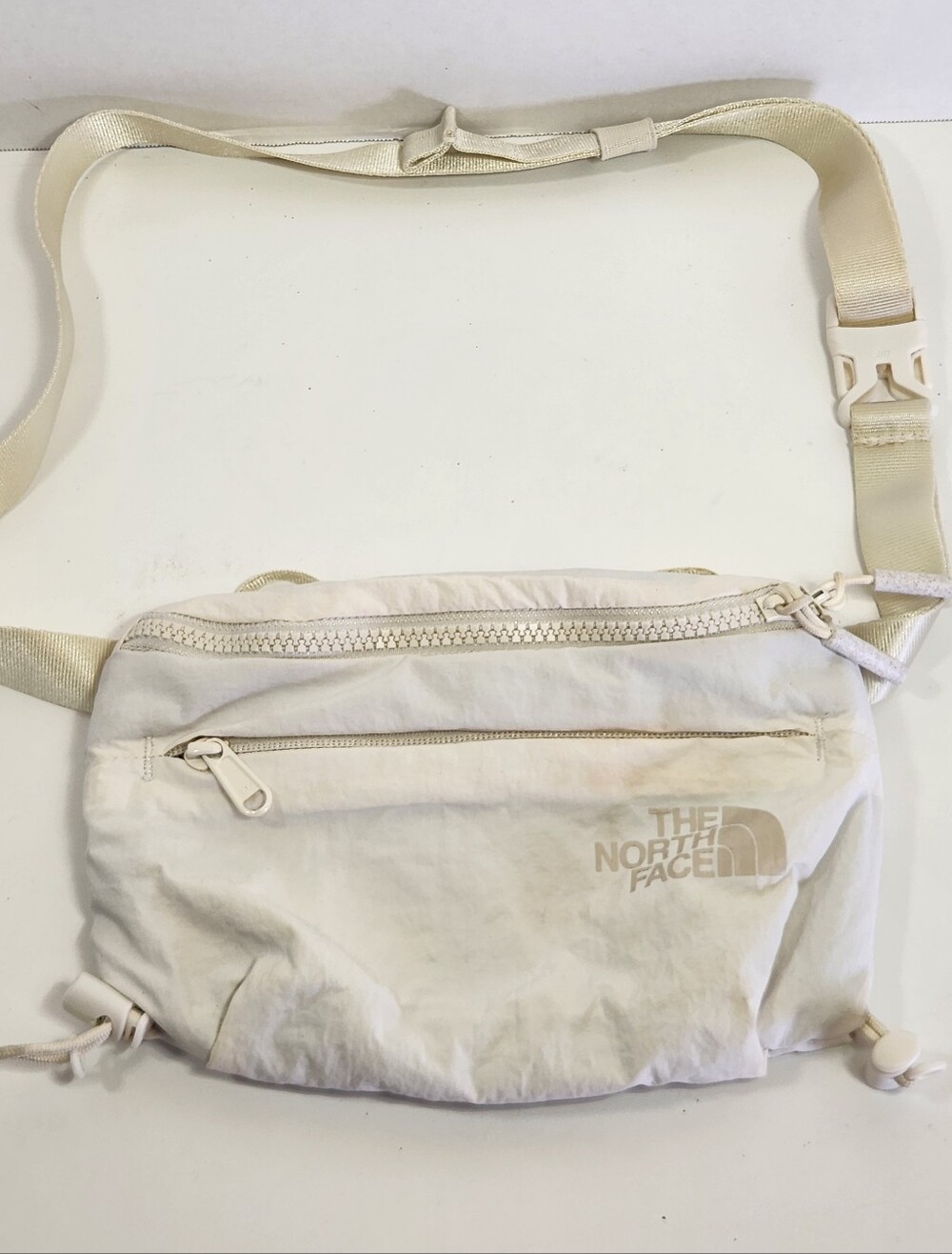 The North Face Small White Off White Lightweight Crossbody Shoulder Bag Purse